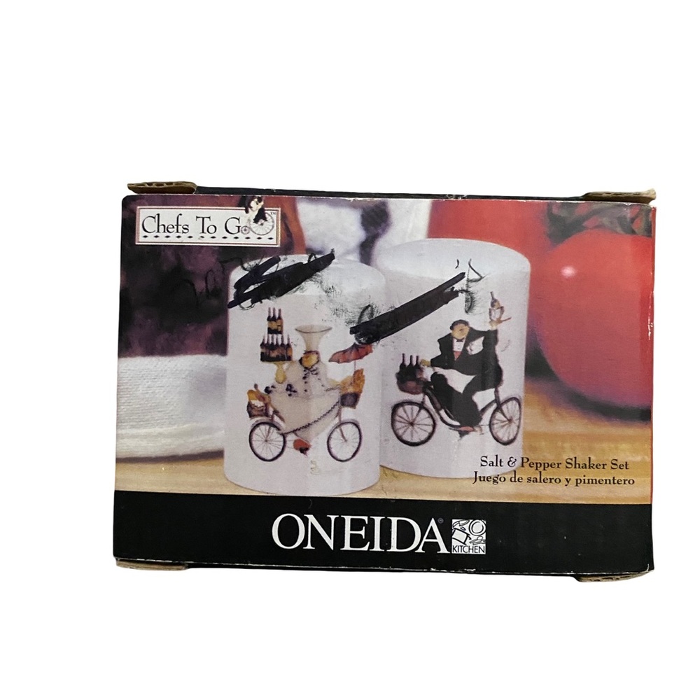 Oneida Salt and Pepper Shakers Chefs a vel Chefs to Go on Bikes w/ Wine‎ w/ Box